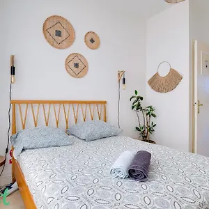 Appartement Charming With Cosy Balcony Old Port, Marseille